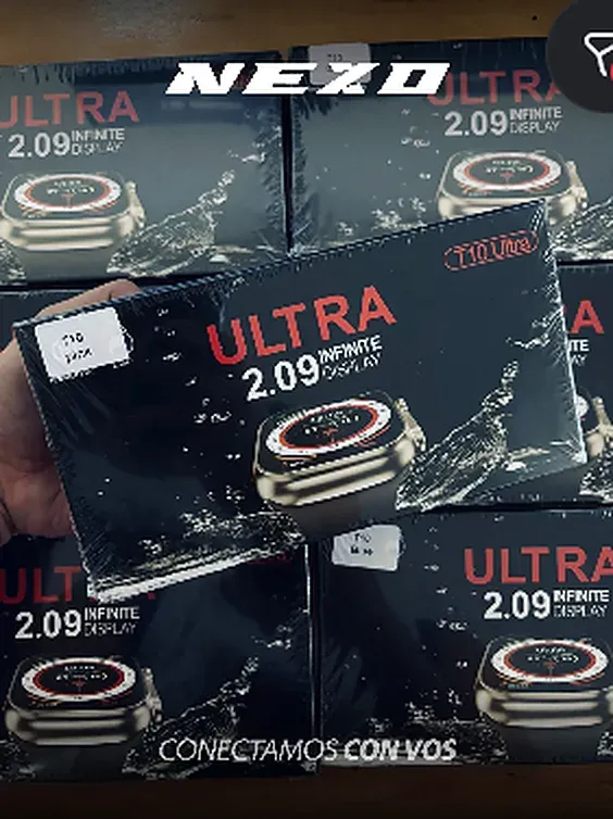 Cajas de smartwatch Ultra apiladas con el logo de NEXO